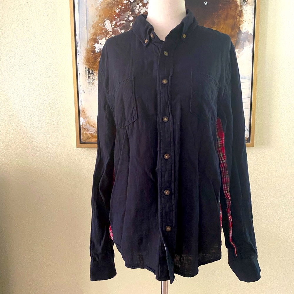 Black Scale two tone button down flannel in a size M